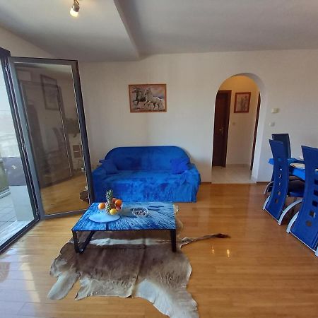 Iva Apartman Pola Esterno foto