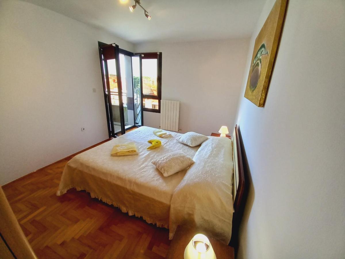 Iva Apartman Pola Esterno foto