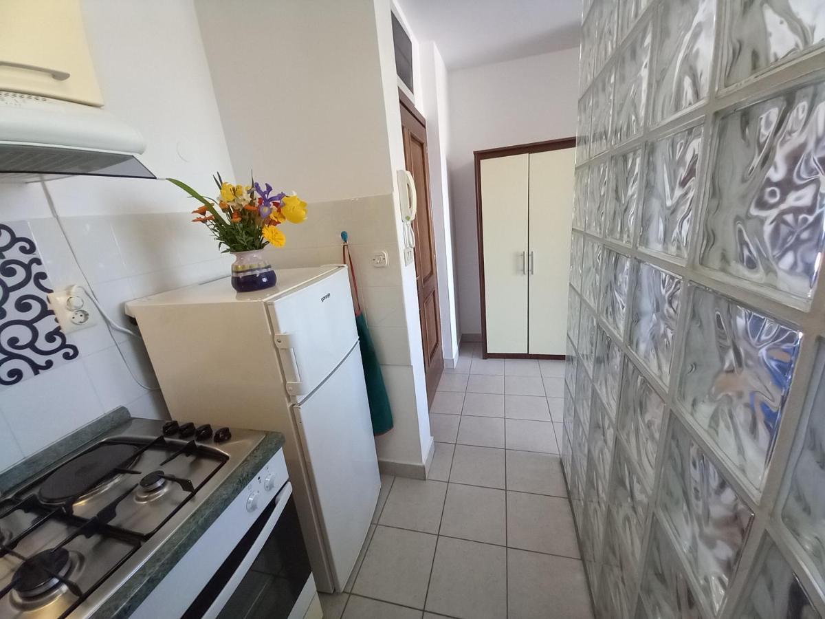 Iva Apartman Pola Esterno foto