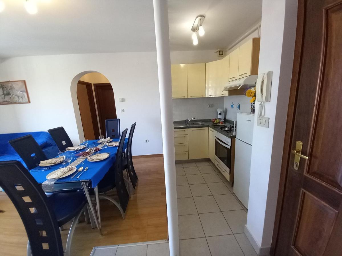 Iva Apartman Pola Esterno foto