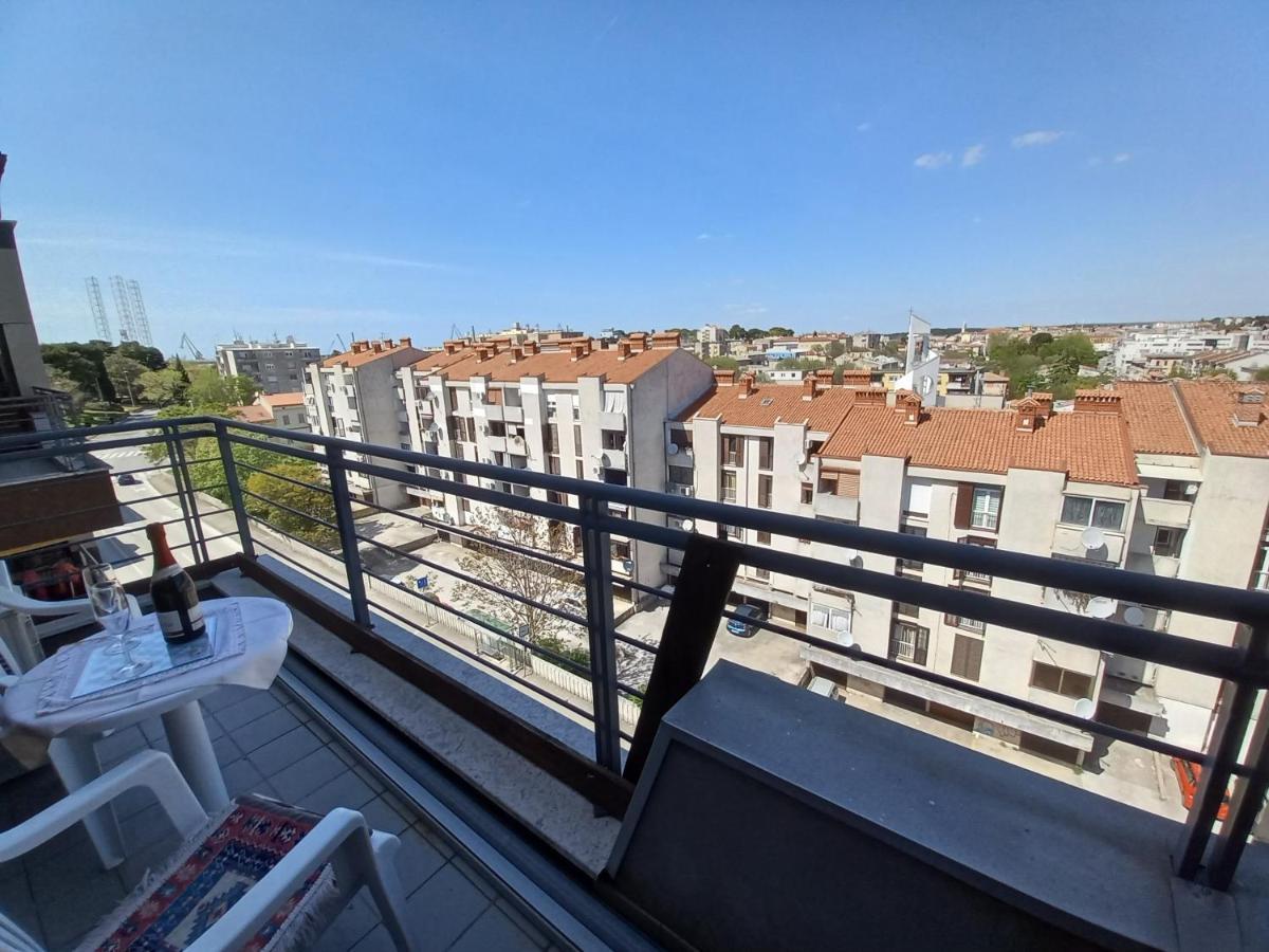 Iva Apartman Pola Esterno foto