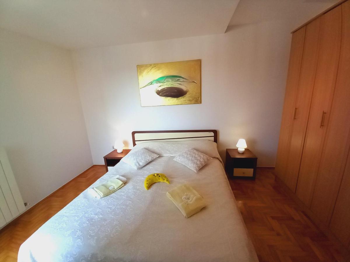 Iva Apartman Pola Esterno foto
