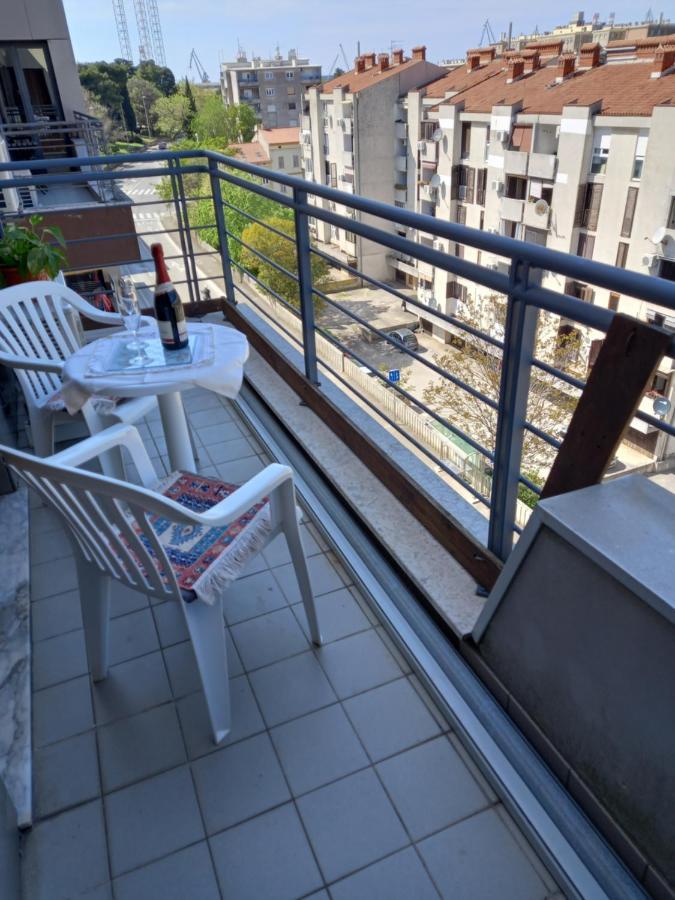 Iva Apartman Pola Esterno foto